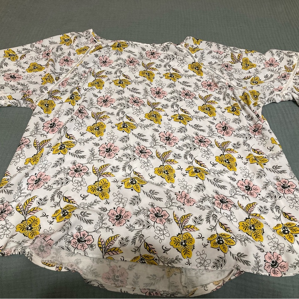 LOFT Floral Blouse with Yellow and Pink Details XXL